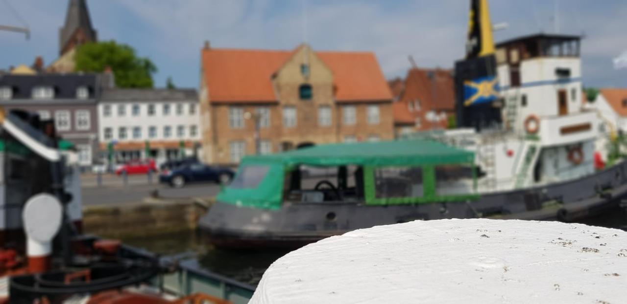 Apartamento Kapitainskoje Direkt Am Hafen Flensburgs Exterior foto